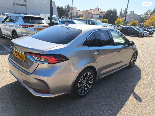 טויוטה קורולה