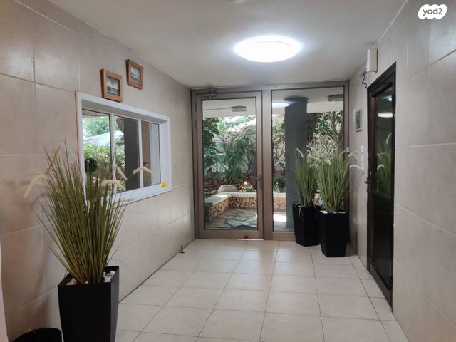 דירה, כפר סבא