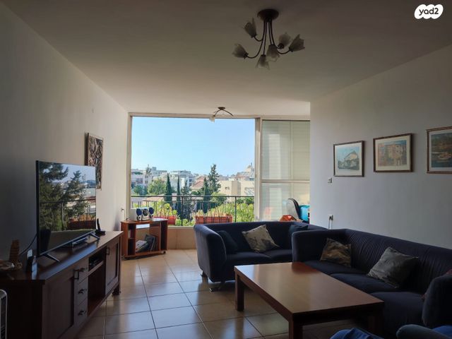 דירה, כפר סבא