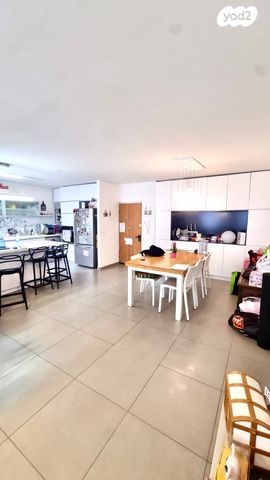 דירה, הרצליה