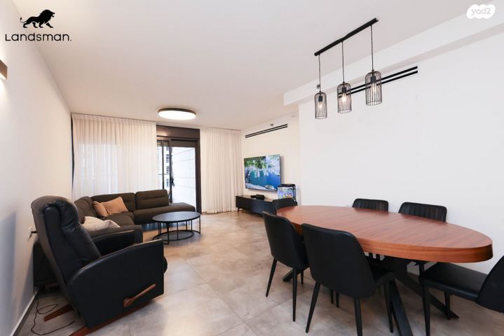 דירה, יעקב קרול 18, קרול, פתח תקווה