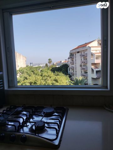 דירה, כפר סבא