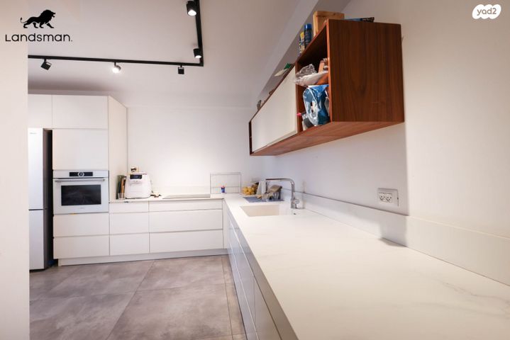 דירה, יעקב קרול 18, קרול, פתח תקווה