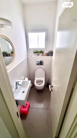 דירה, הרצליה