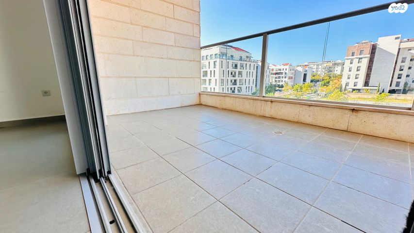 דירה, יאיר רוזנבלום, נווה זמר, רעננה