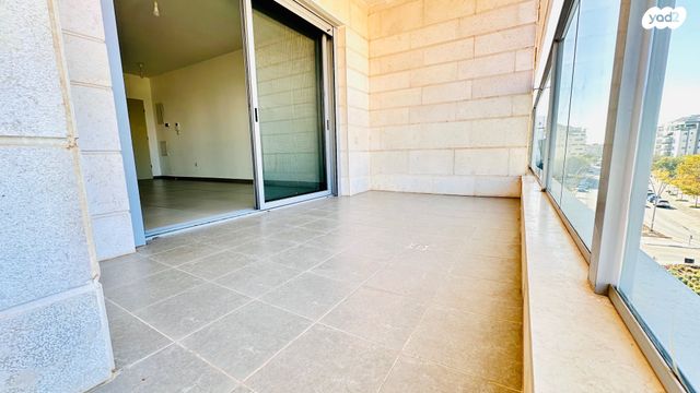 דירה, יאיר רוזנבלום, נווה זמר, רעננה