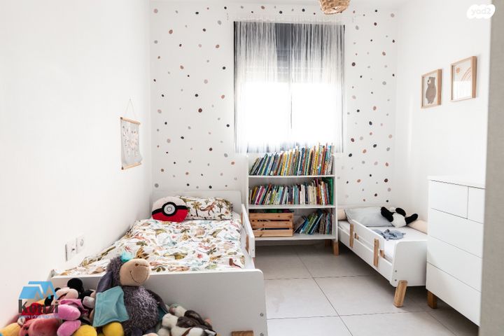 דירה, יוסי בנאי, פסגות אפק, ראש העין