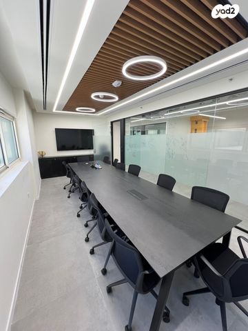 משרדים, טירת כרמל