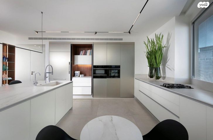 דירה, גרציאני יצחק, גני שרונה, קרית הממשלה, תל אביב יפו