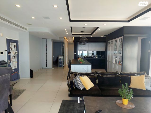 גג/ פנטהאוז, עוזי חיטמן 5, עיר ימים, נתניה