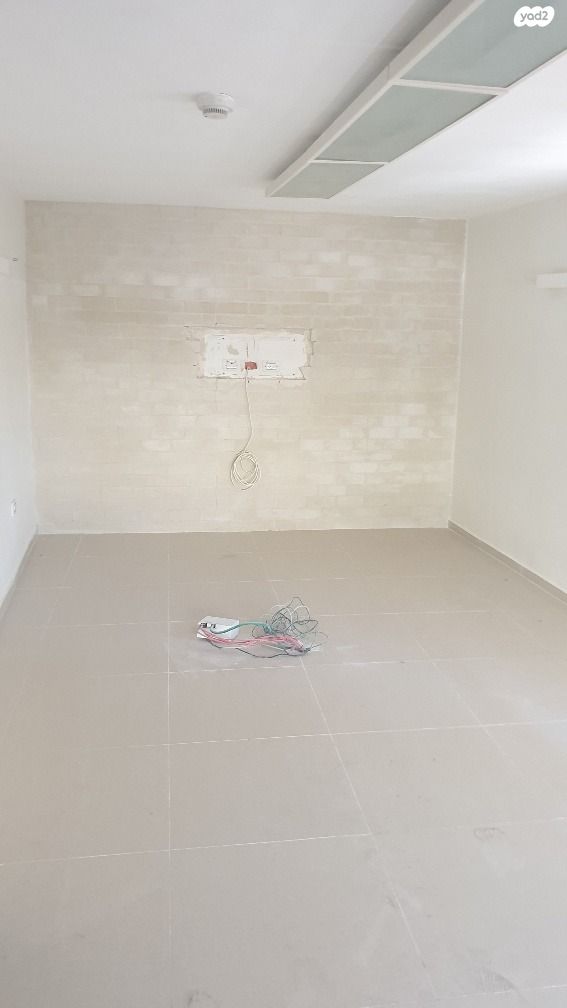 משרדים, דרך זאב ז'בוטינסקי, שכונת חשמונאים, מרכז העיר א, רמת גן