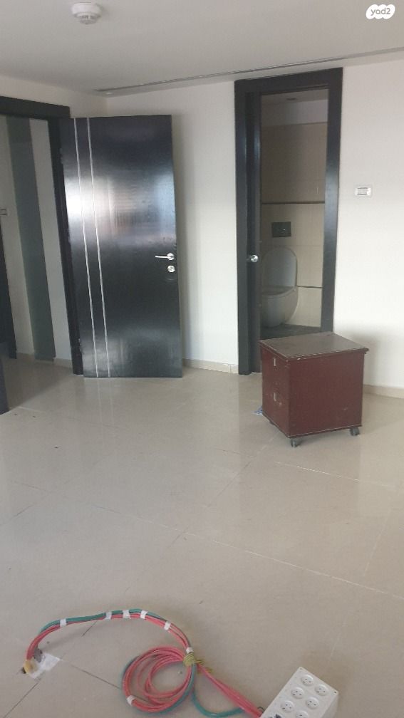 משרדים, דרך זאב ז'בוטינסקי, שכונת חשמונאים, מרכז העיר א, רמת גן