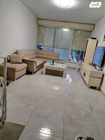 רחל 3