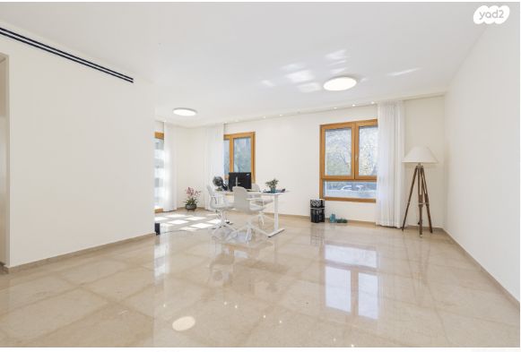 דירה, מרדכי צבי מנה, טלביה, קוממיות, ירושלים