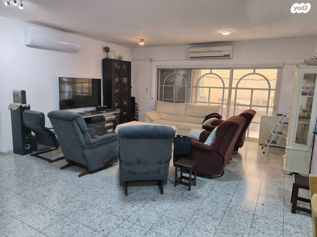 בניין מגורים, רמח"ל, כפר אברהם, פתח תקווה