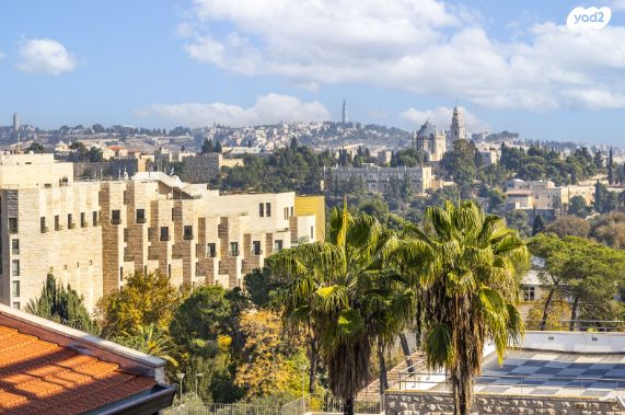 דירה, מרדכי צבי מנה, טלביה, קוממיות, ירושלים