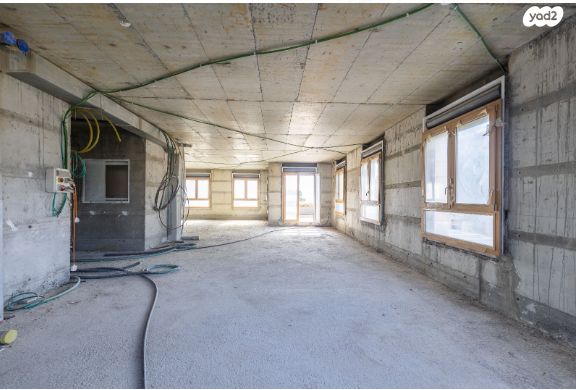 דירה, מרדכי צבי מנה, טלביה, קוממיות, ירושלים