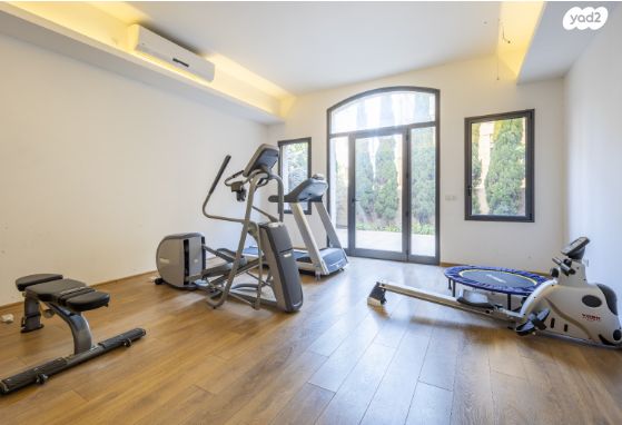 דירה, מרדכי צבי מנה, טלביה, קוממיות, ירושלים