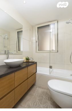 דירה, מרדכי צבי מנה, טלביה, קוממיות, ירושלים