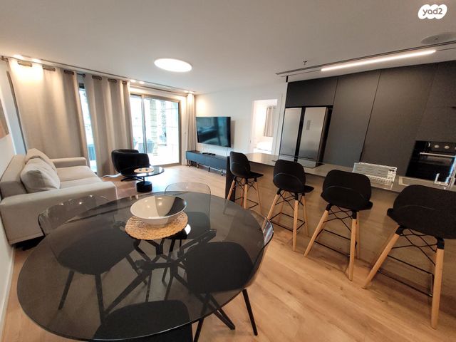 סאבלט, מרינה, הרצליה