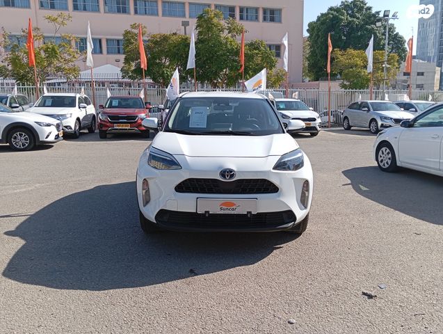 טויוטה יאריס קרוס