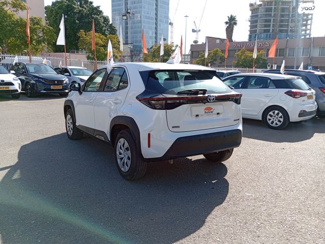 טויוטה יאריס קרוס