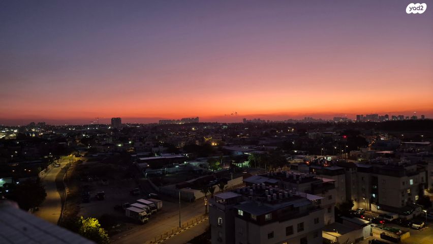 גג/ פנטהאוז, חללי אגוז, גני אביב, לוד