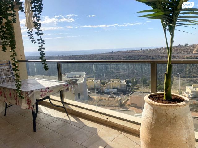 דירה, גליל, גבעת טל, אלפי מנשה