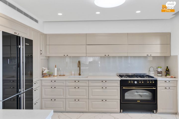 גג/ פנטהאוז, קרית חתני פרס נובל, ראשון לציון