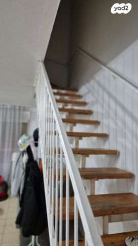 גג/ פנטהאוז, חללי אגוז, גני אביב, לוד