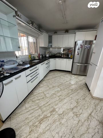 דו משפחתי, לוד הצעירה, לוד