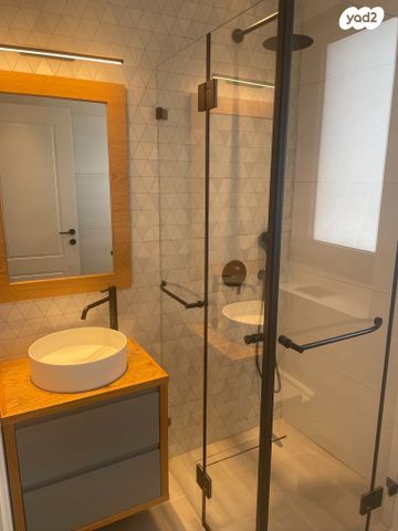 דירה, גדעון, הדר, רמת השרון