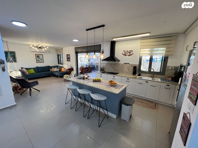 דירת גן, נתיבות מערב, נתיבות