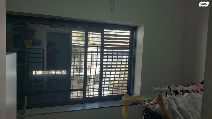 דירה, רבי לוי יצחק מברדיצ'ב, הפועל המזרחי ה', שיכון ה', בני ברק