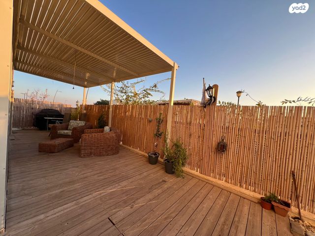 דירת גן, נתיבות מערב, נתיבות