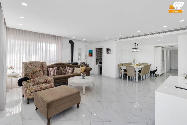 גג/ פנטהאוז, קרית חתני פרס נובל, ראשון לציון