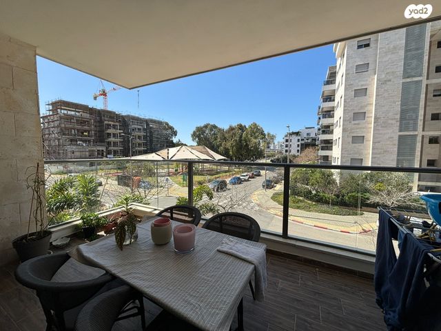 דירה, דן שומרון, הרצליה הירוקה, נווה עובד, הרצליה