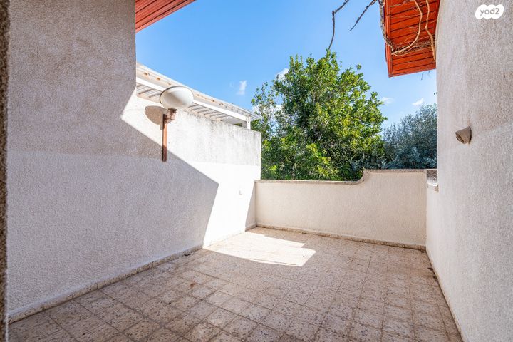 דו משפחתי, חובבי ציון, שכונת האוצר, חדרה