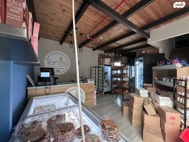 חנויות/ שטח מסחרי, חטיבת גולני 1, המגינים, מודיעין מכבים רעות