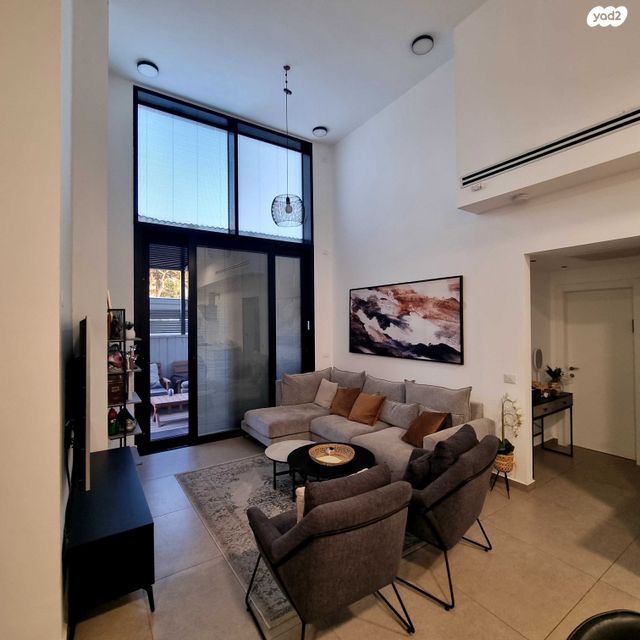 דירת גן, מרכז, הרצליה