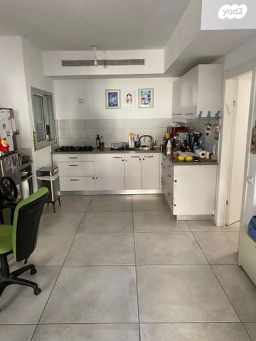 דירה, שאול המלך, הוד השרון