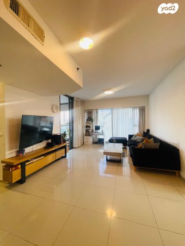 דירה, ביאליק 39, שכונת חשמונאים, מרכז העיר א, רמת גן