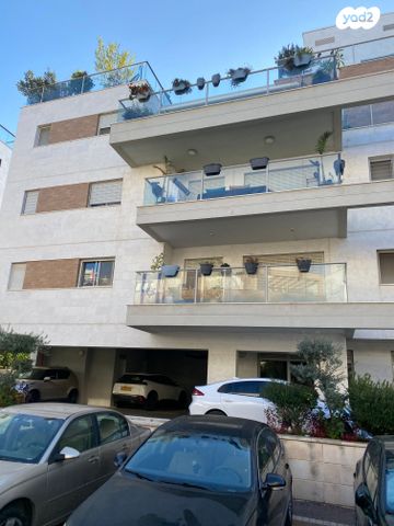 דירה, שאול המלך, הוד השרון