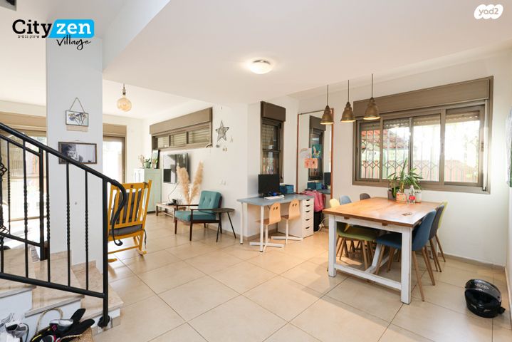 דו משפחתי, גילץ הירוקה, אבן יהודה