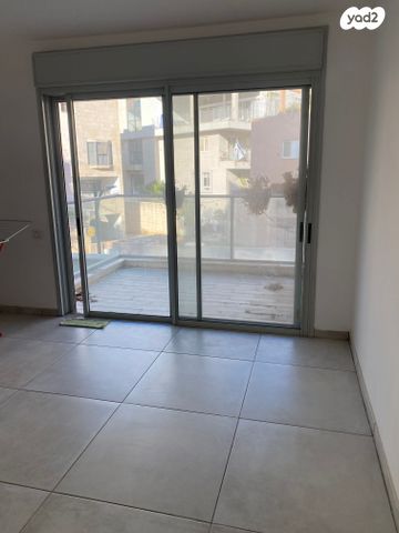 דירה, שאול המלך, רסקו ג', הוד השרון