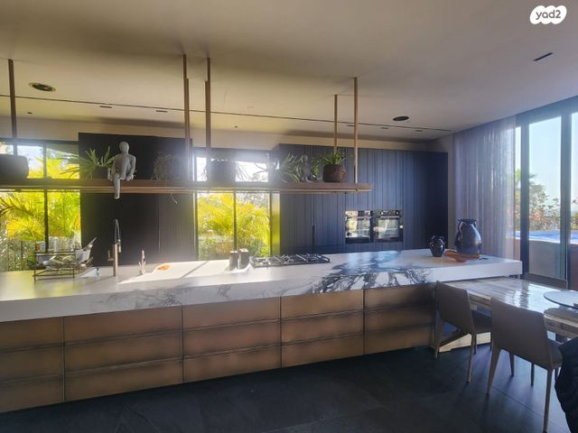 גג/ פנטהאוז, גולן, רמת השרון