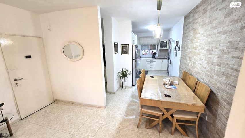 דירה, תור, נווה מנחם, גבעת זאב