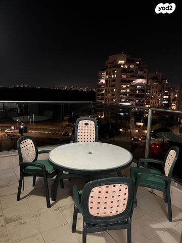 דירה, עוזי חיטמן, קרית אילון, חולון