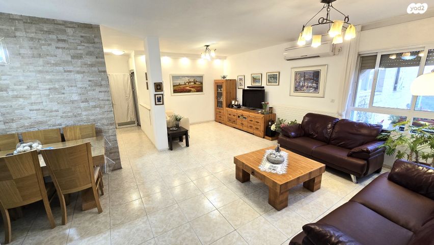 דירה, תור, נווה מנחם, גבעת זאב