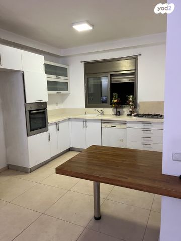 דירה, עוזי חיטמן, קרית אילון, חולון